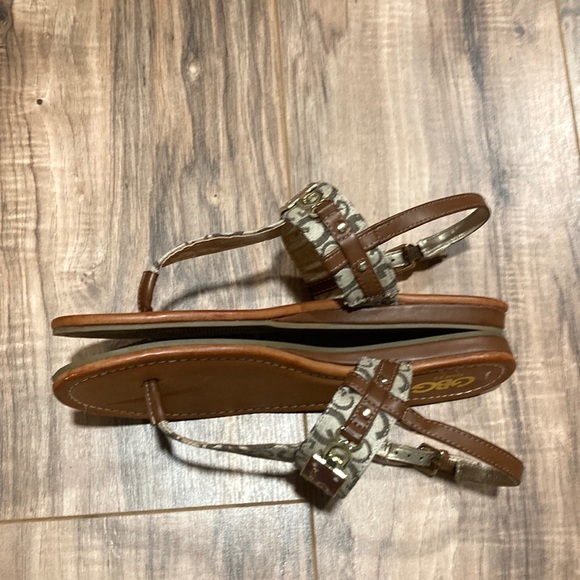 Gorgeous Los Angeles GBG guess sandals woman’s size 8 - Picture 10 of 12
